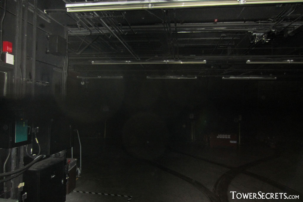 orlando_tower_of_terror_dark_passageway